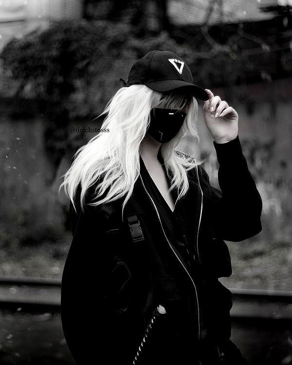 reyrri instagram image archive image
