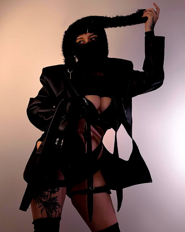 reyrri instagram image archive image