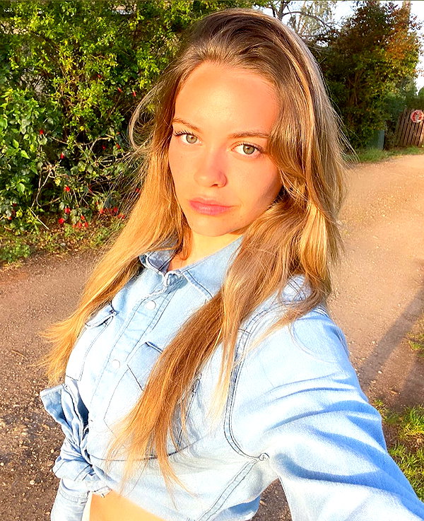 roni_brachel1 instagram image archive image