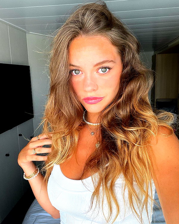 roni_brachel1 instagram image archive image