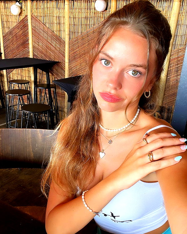 roni_brachel1 instagram image archive image
