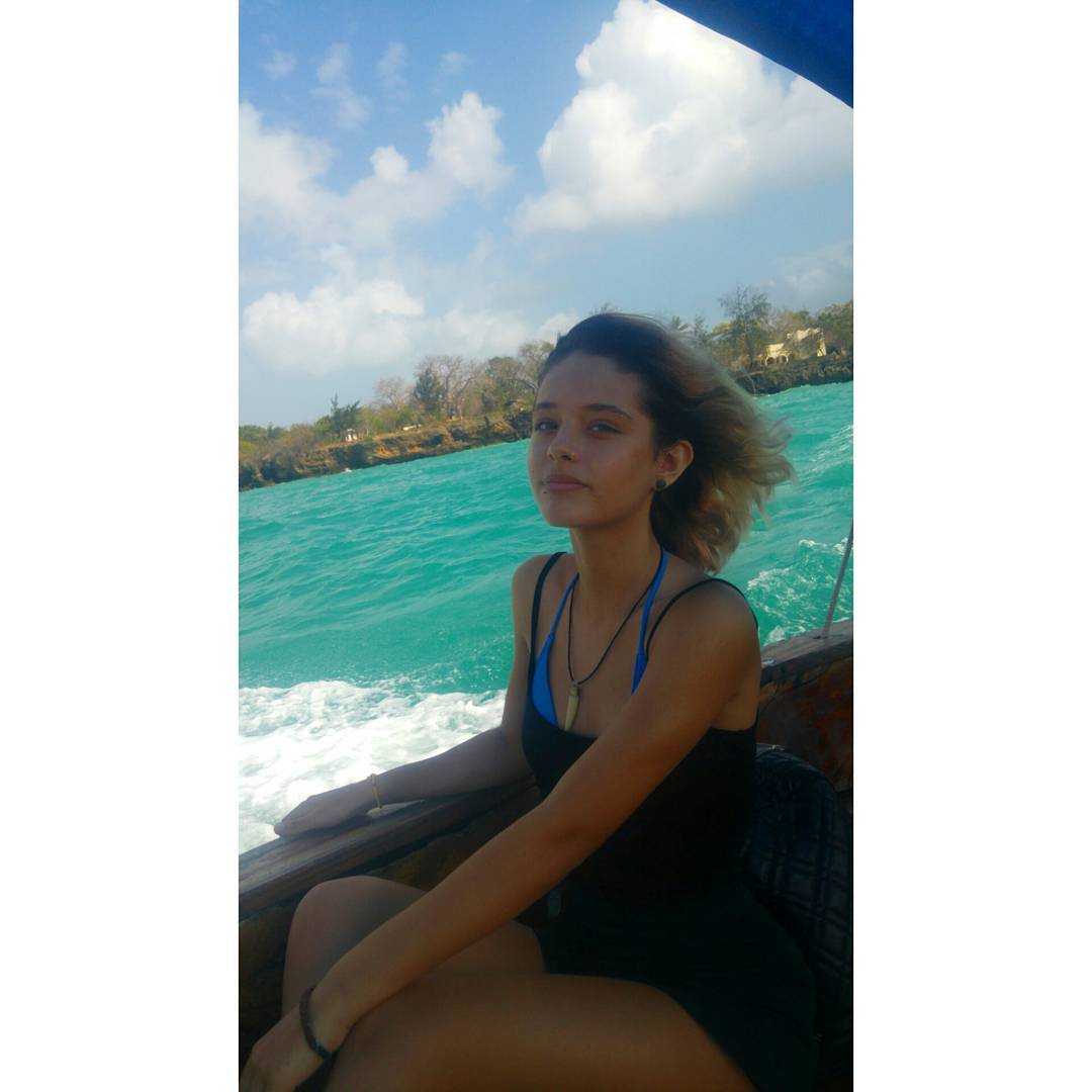 ronyida_ instagram image archive image