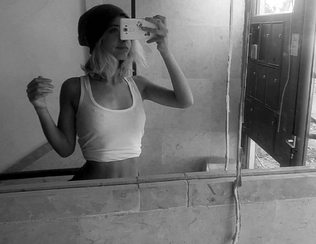 ronyida_ instagram image archive image