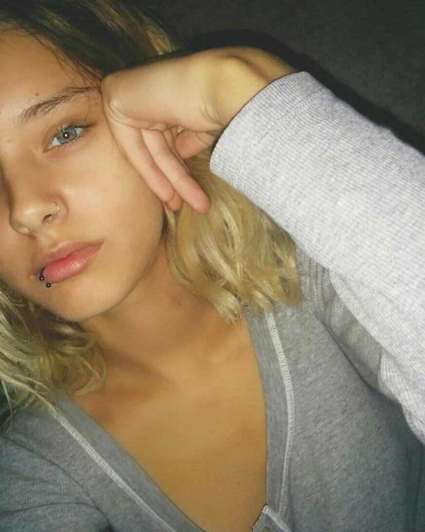 ronyida_ instagram image archive image