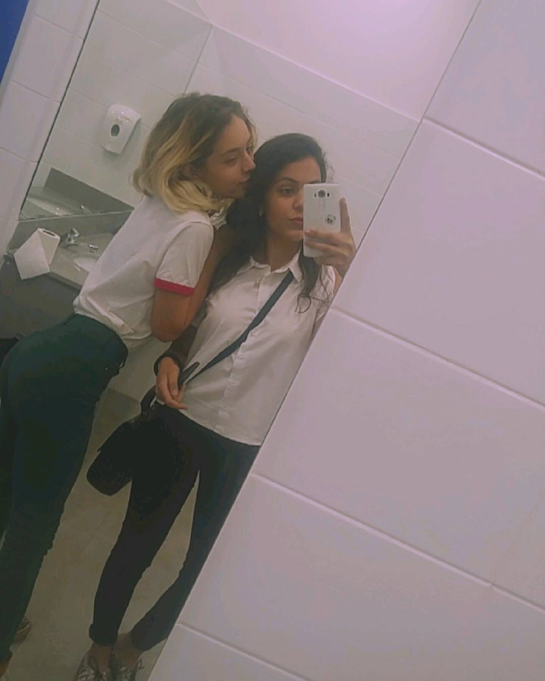 ronyida_ instagram image archive image