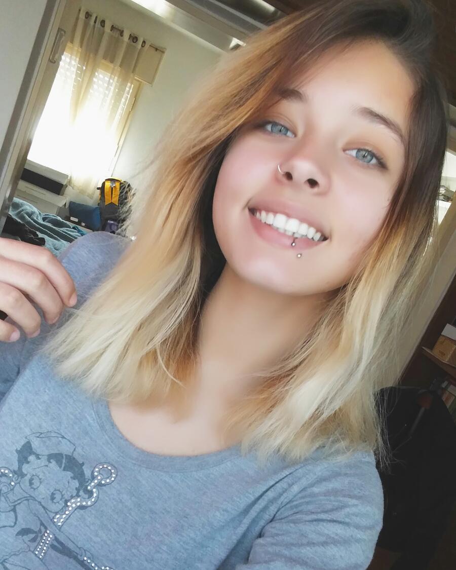 ronyida_ instagram image archive image