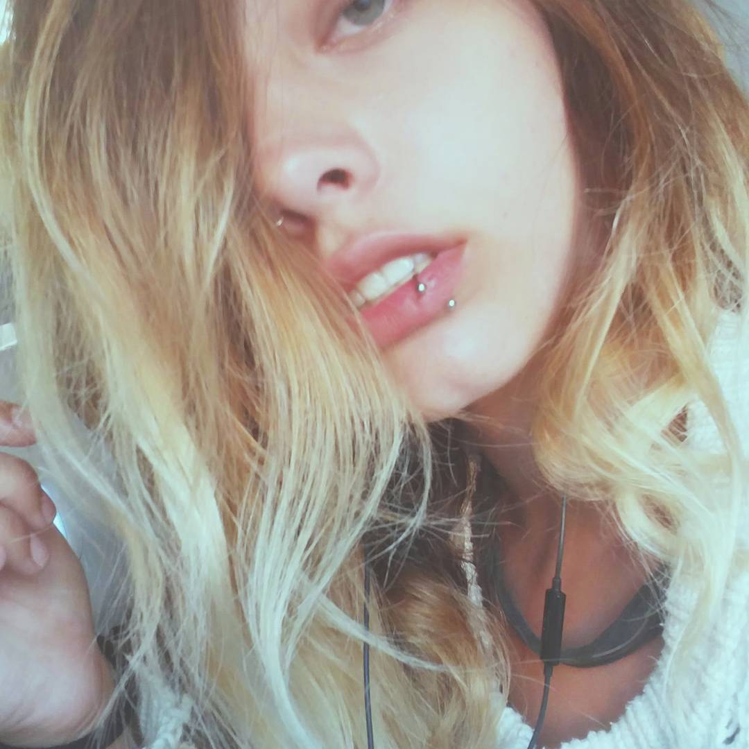 ronyida_ instagram image archive image