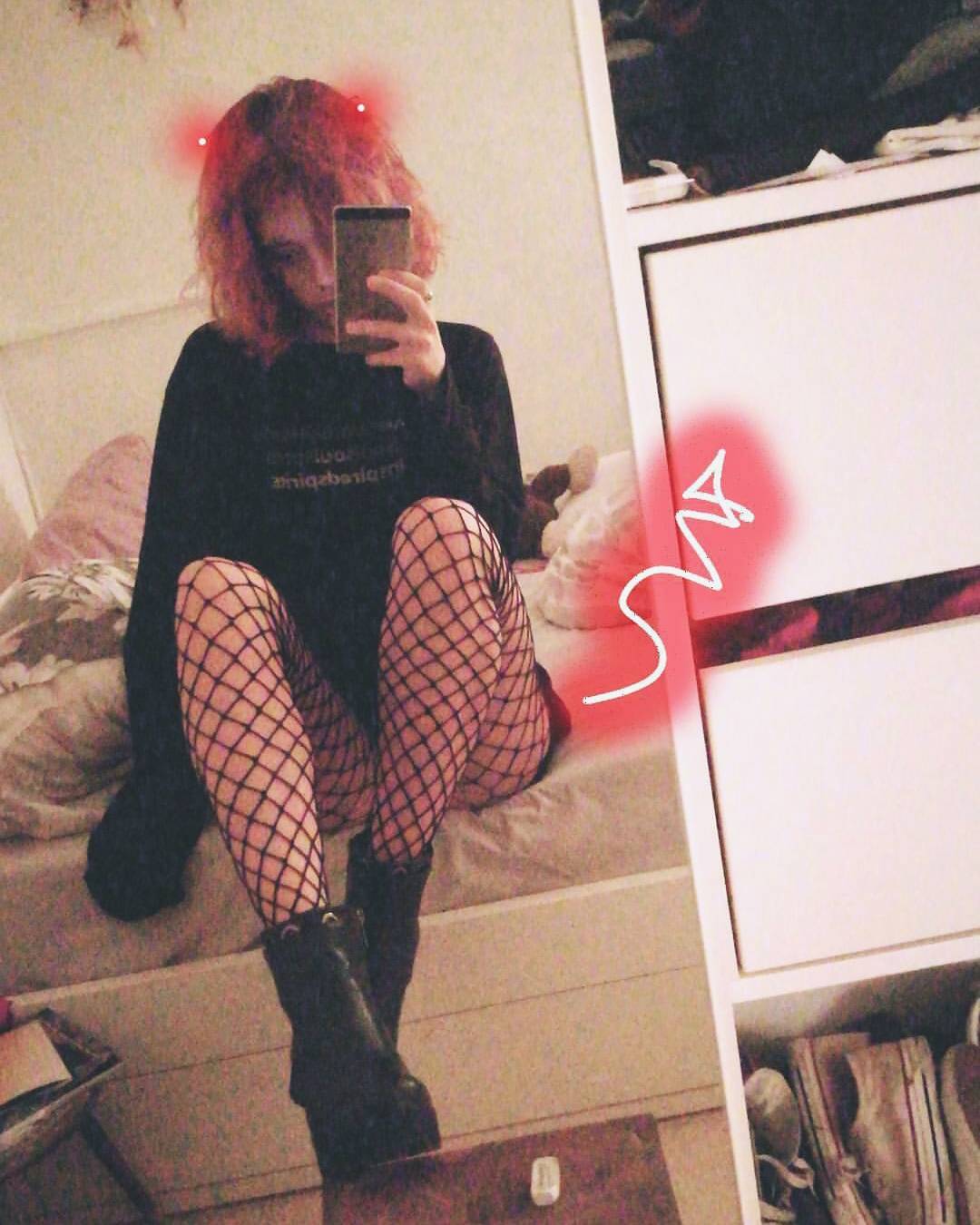 ronyida_ instagram image archive image