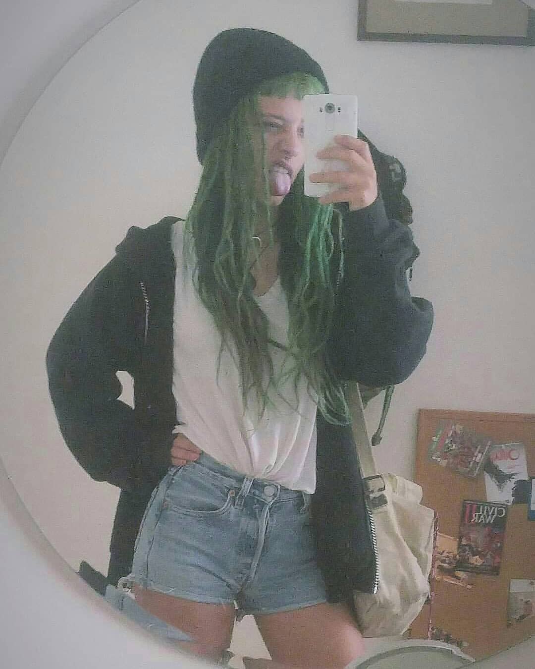 ronyida_ instagram image archive image