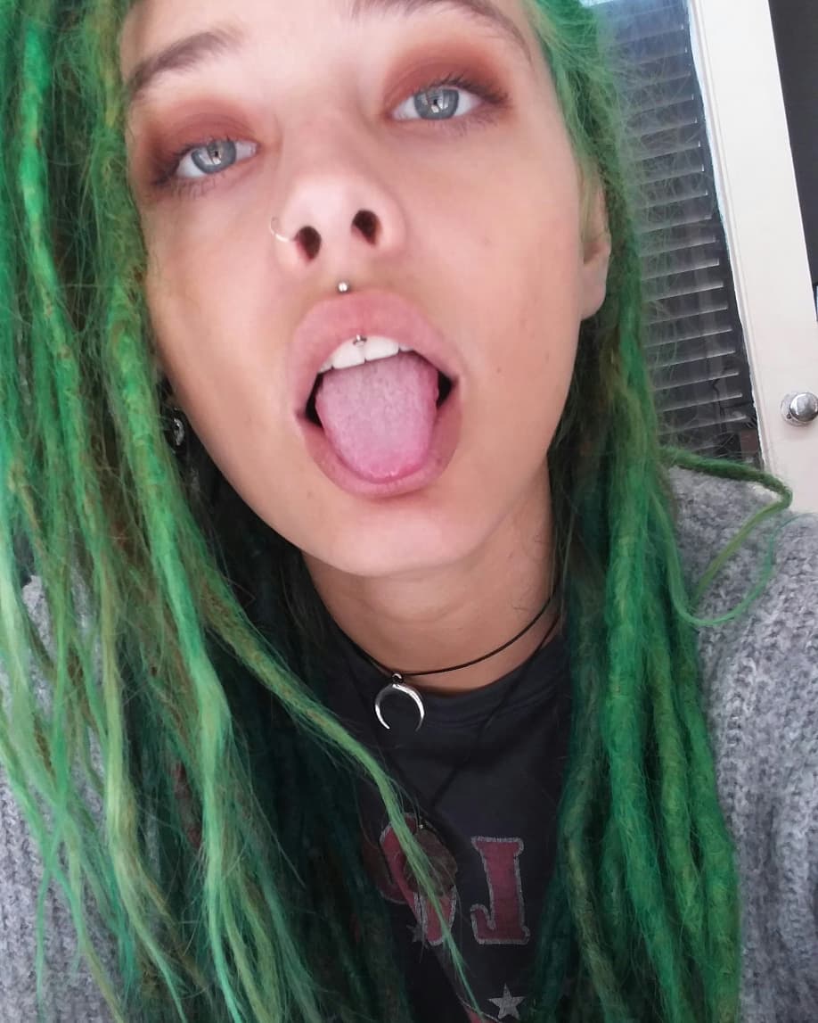 ronyida_ instagram image archive image