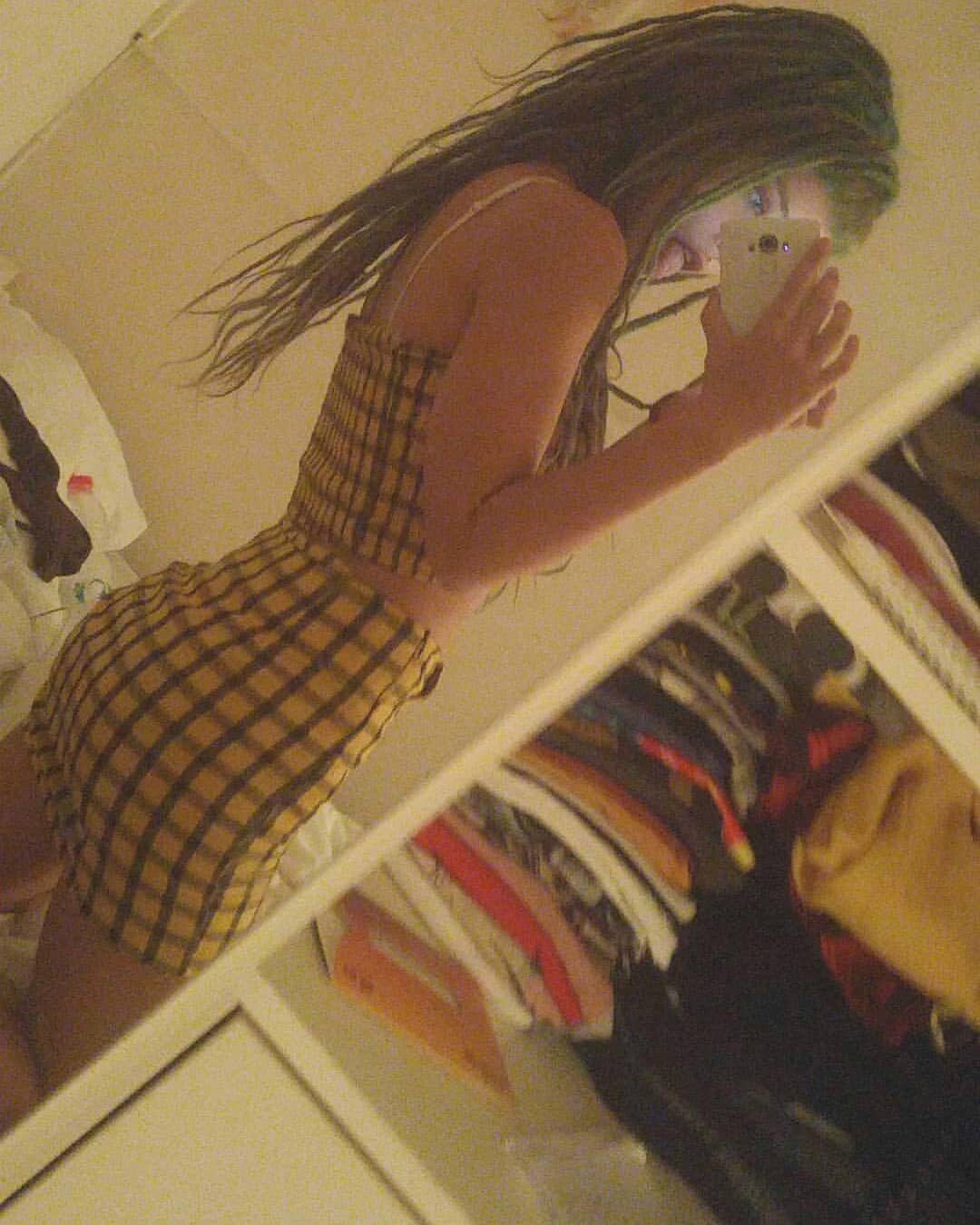 ronyida_ instagram image archive image