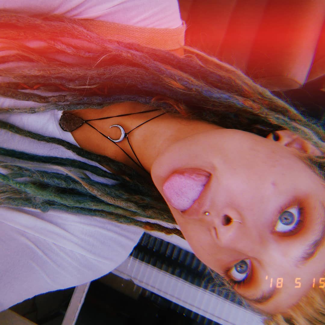 ronyida_ instagram image archive image