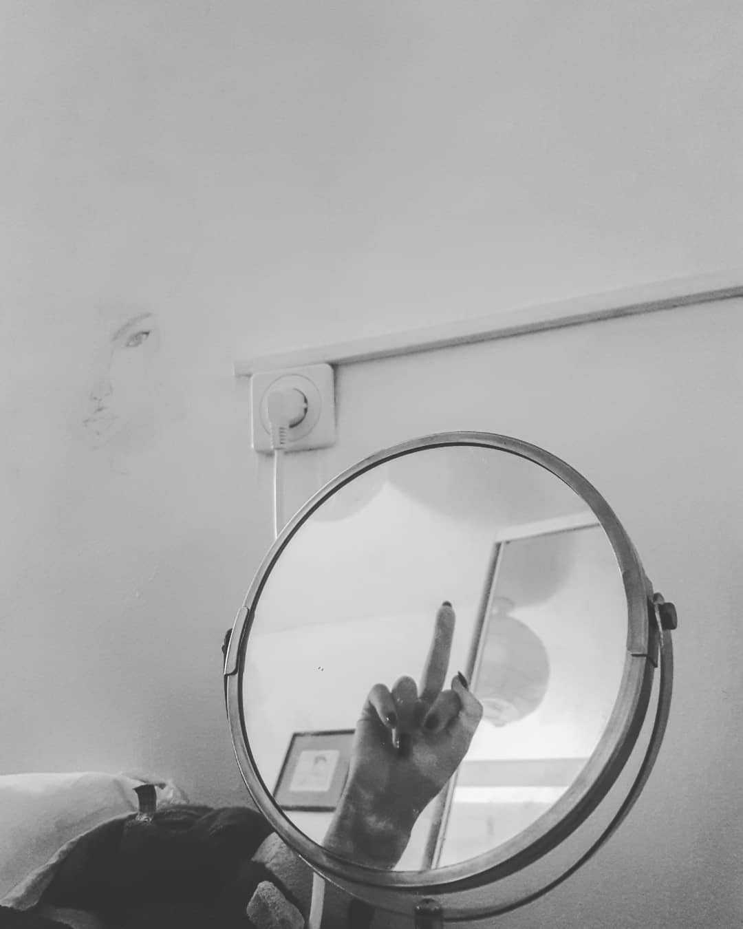 ronyida_ instagram image archive image