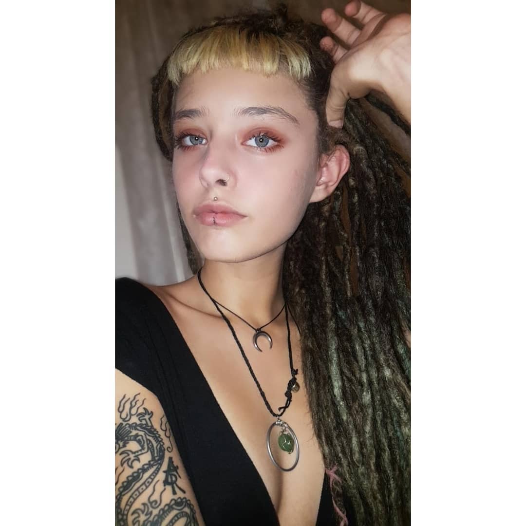 ronyida_ instagram image archive image