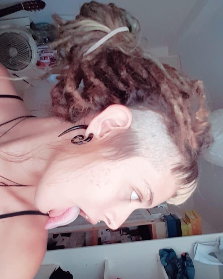 ronyida_ instagram image archive image