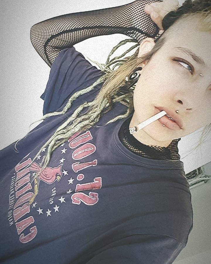 ronyida_ instagram image archive image