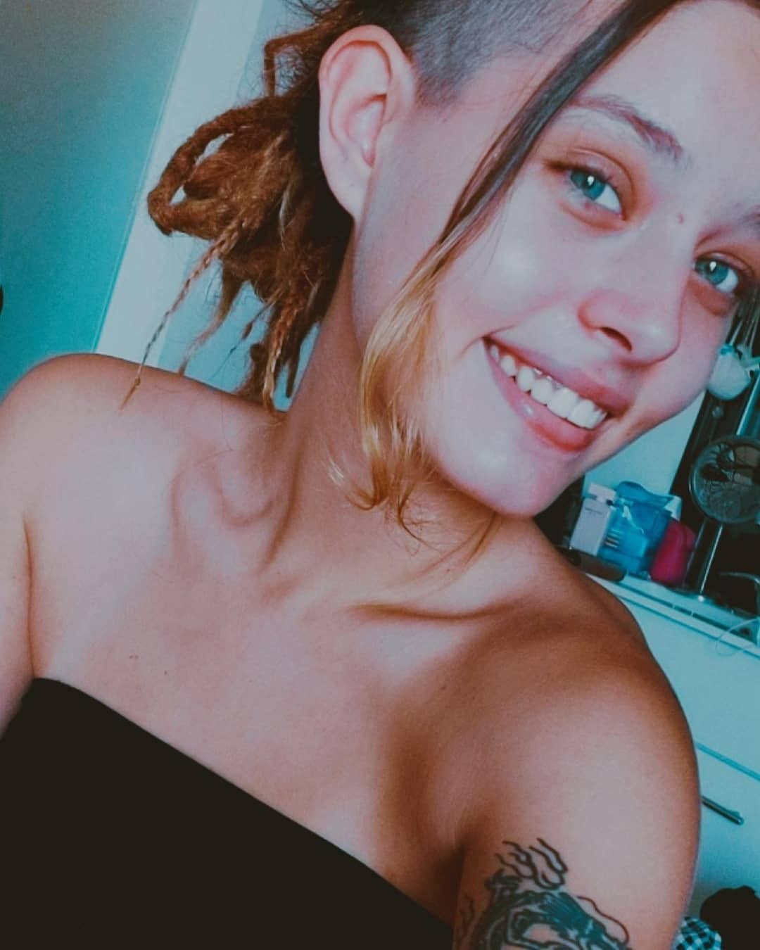 ronyida_ instagram image archive image