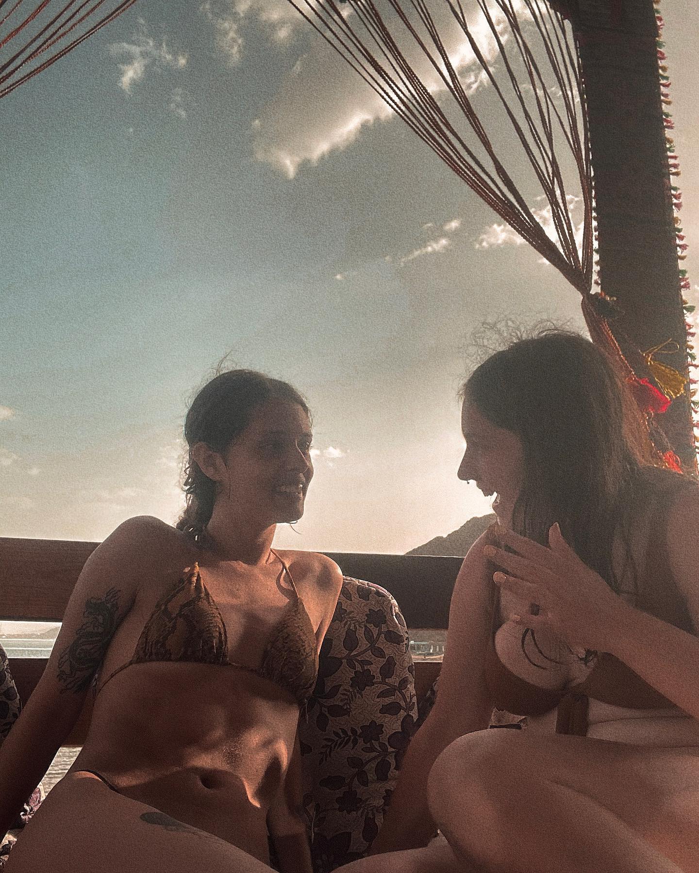 ronyida_ instagram image archive image