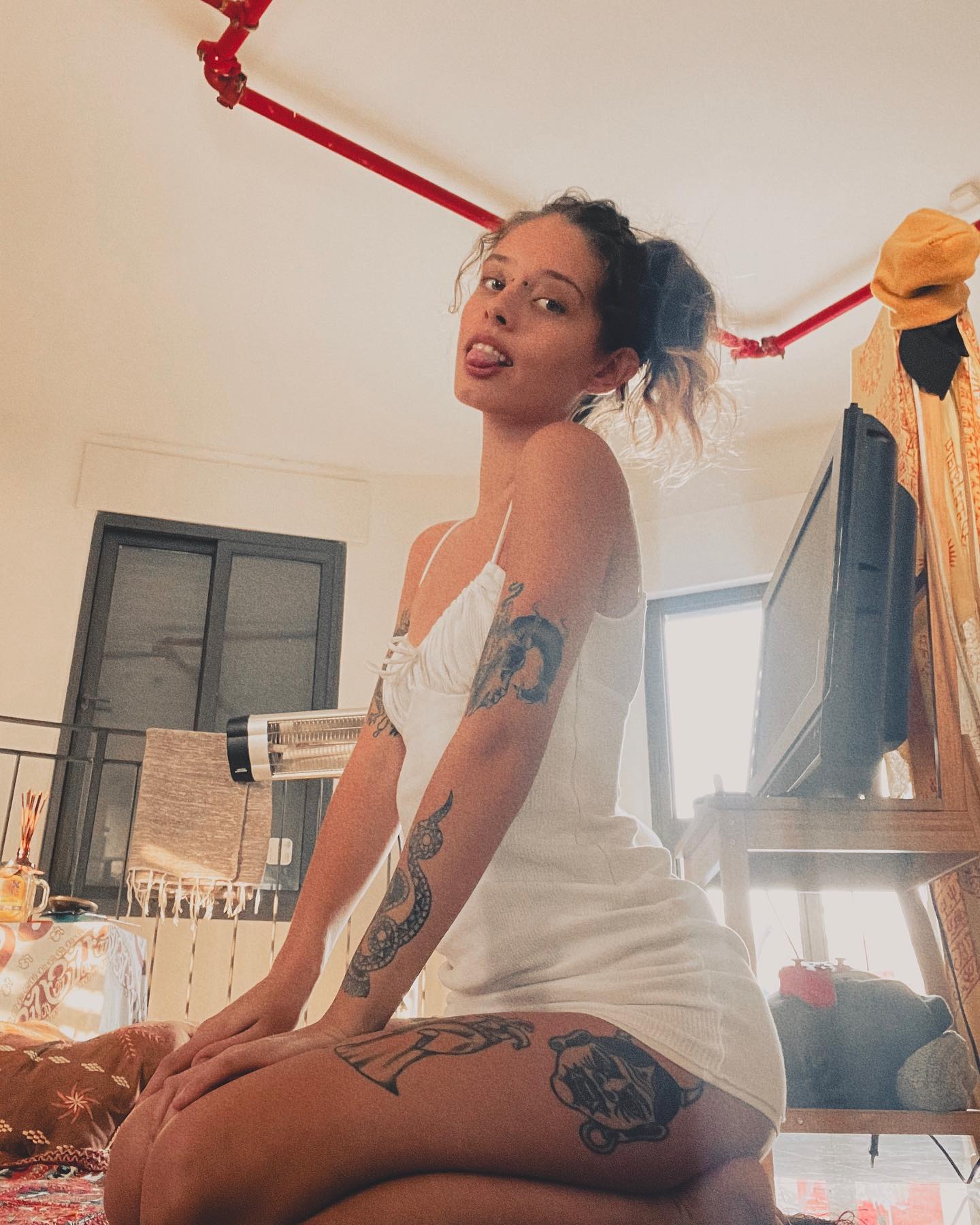 ronyida_ instagram image archive image