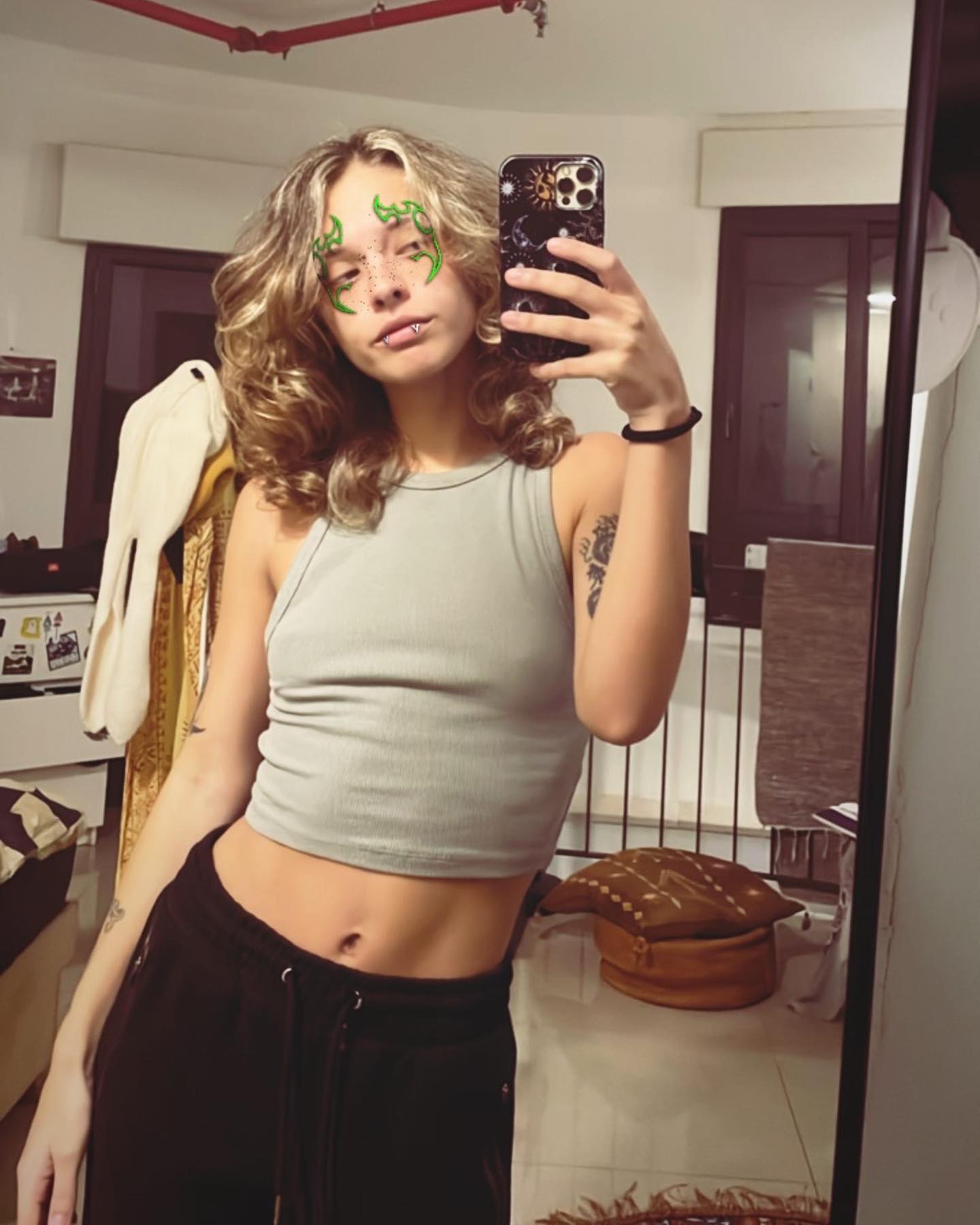 ronyida_ instagram image archive image