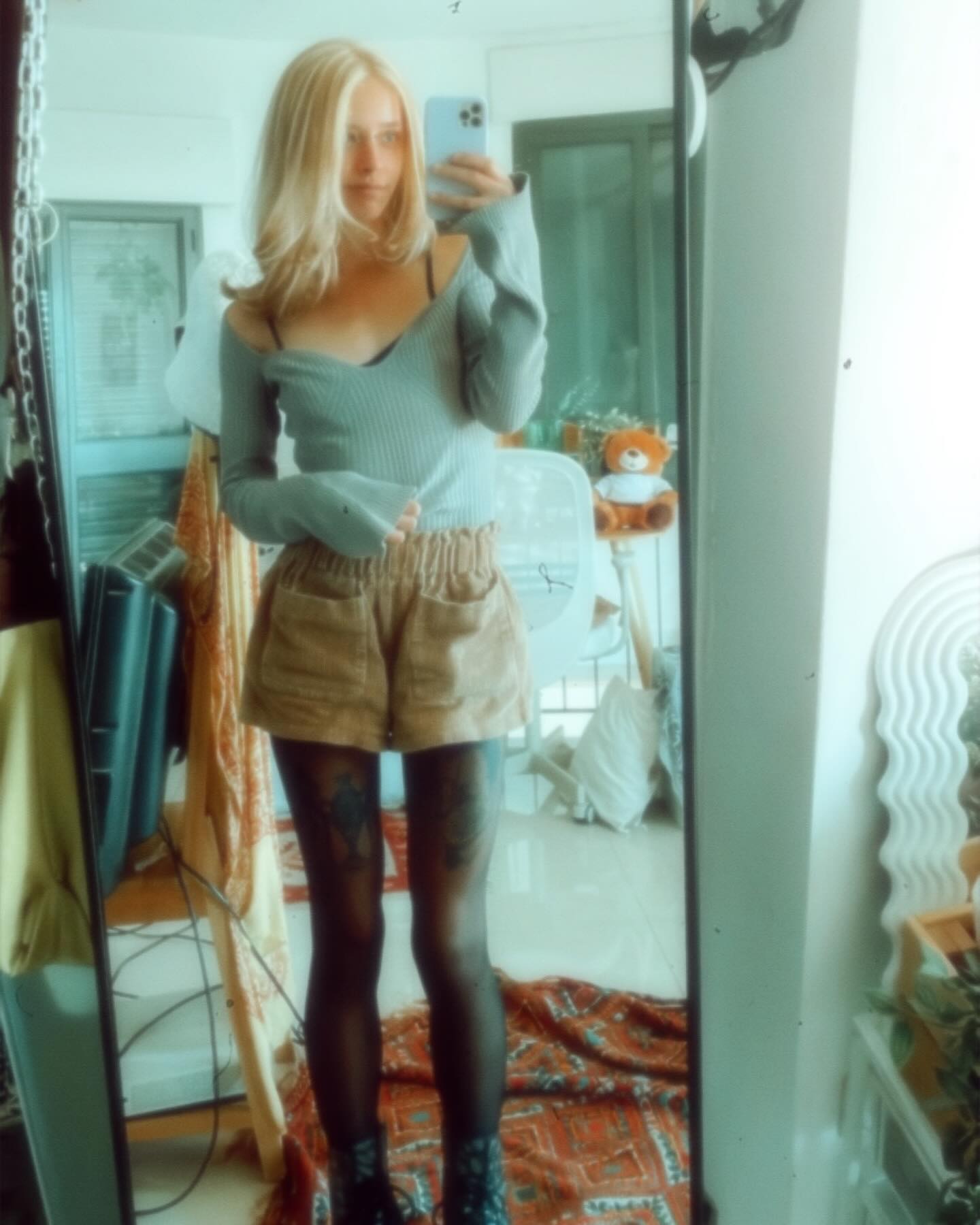 ronyida_ instagram image archive image