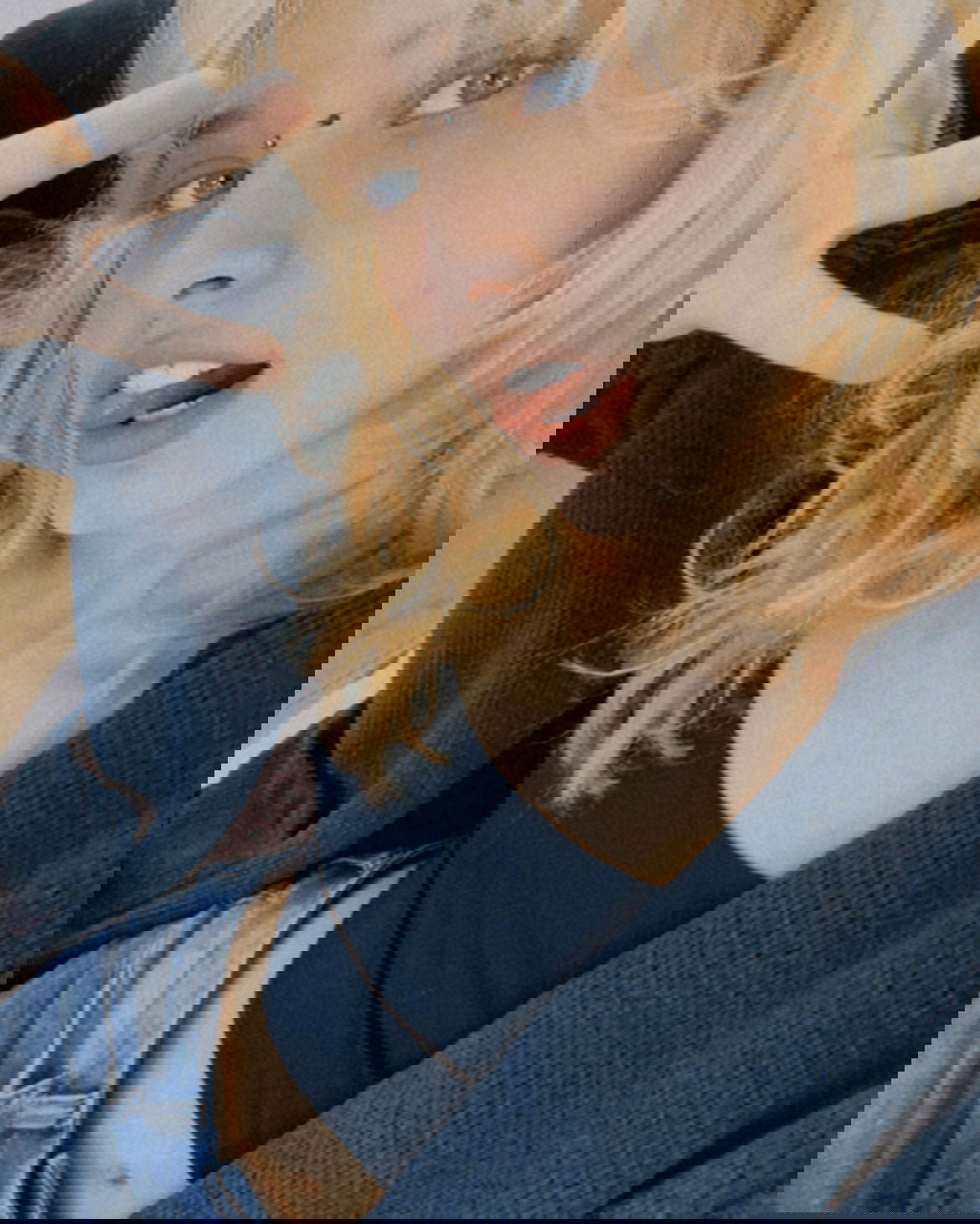 ronyida_ instagram image archive image