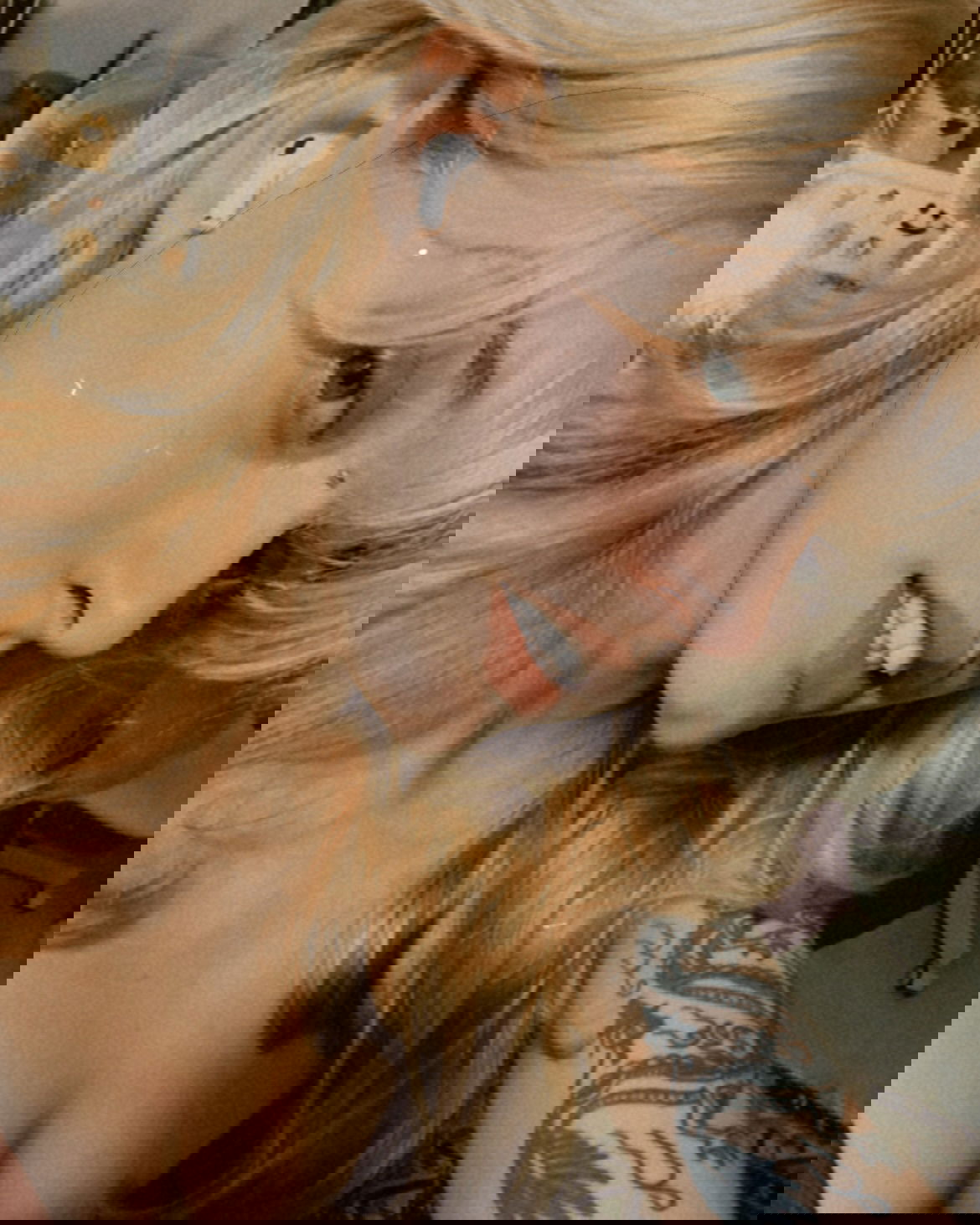 ronyida_ instagram image archive image