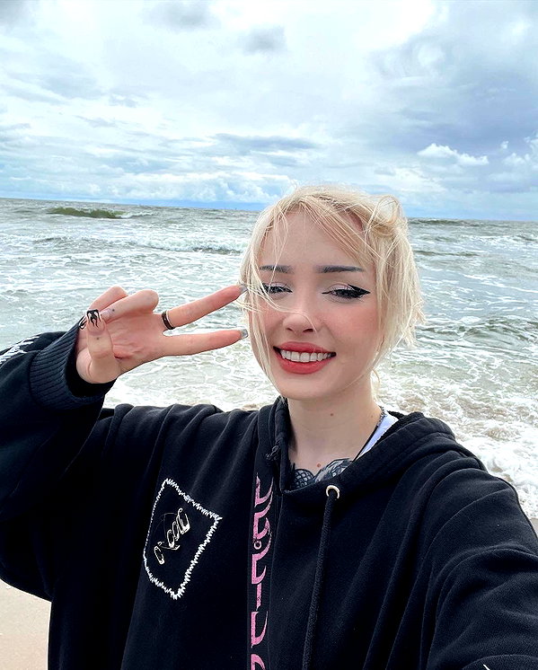 runafangz instagram image archive image