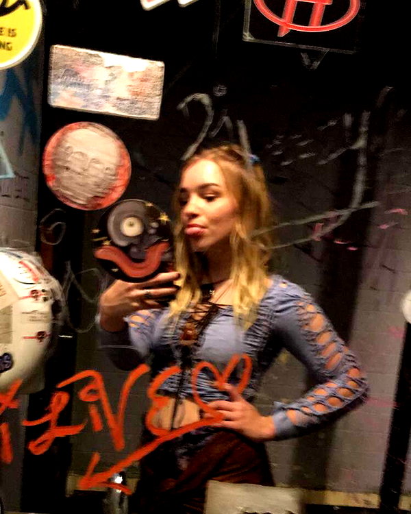 samanthacrosser instagram image archive image