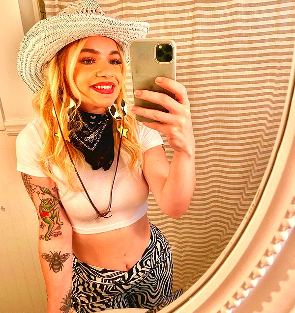 samanthacrosser instagram image archive image