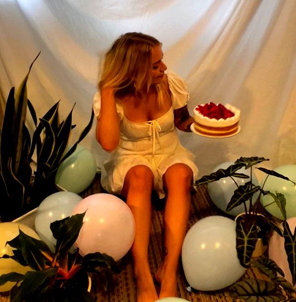 samanthacrosser instagram image archive image