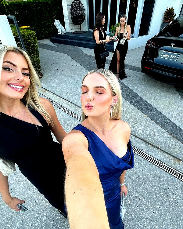sandrineburgess instagram image archive image