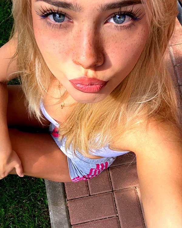 saracrumbleleg instagram image archive image
