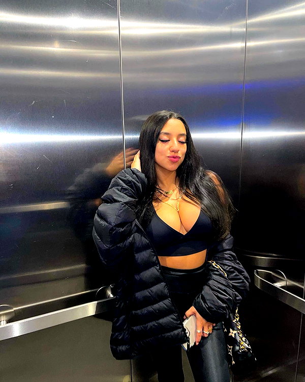 sariixo_ instagram image archive image