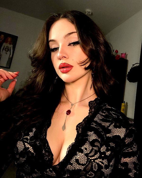 scarlettzofi instagram image archive image