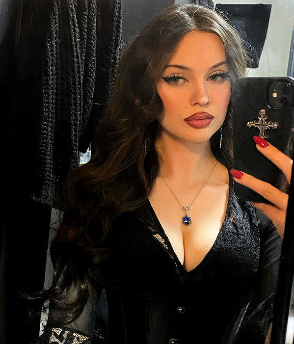 scarlettzofi instagram image archive image