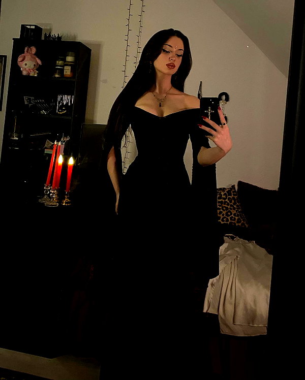 scarlettzofi instagram image archive image