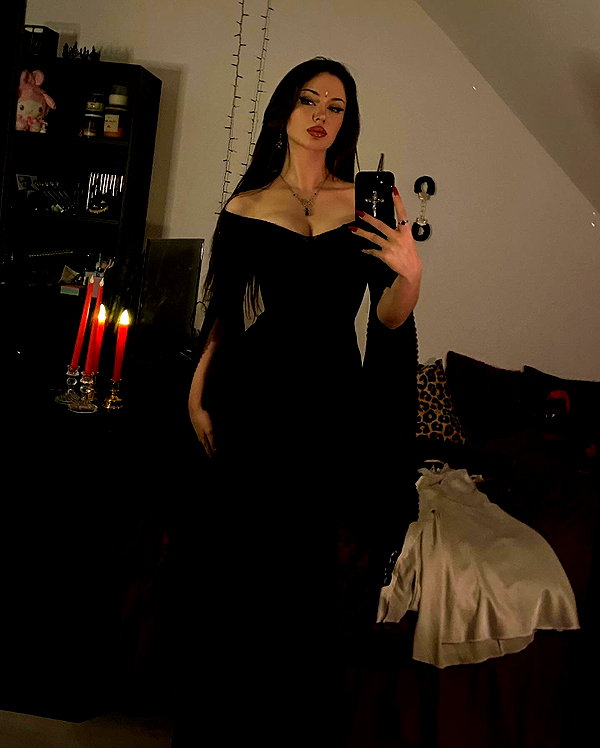 scarlettzofi instagram image archive image