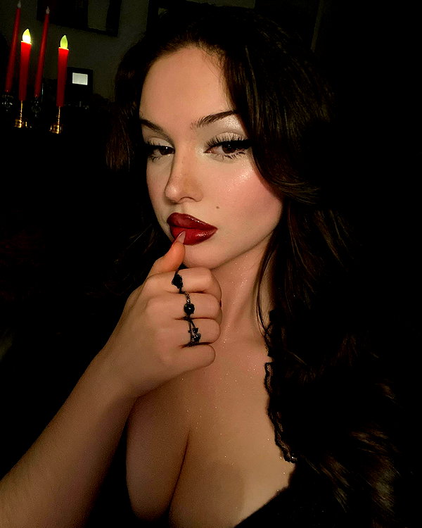 scarlettzofi instagram image archive image