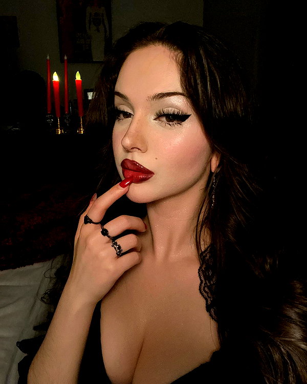 scarlettzofi instagram image archive image