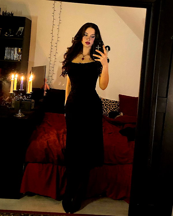 scarlettzofi instagram image archive image