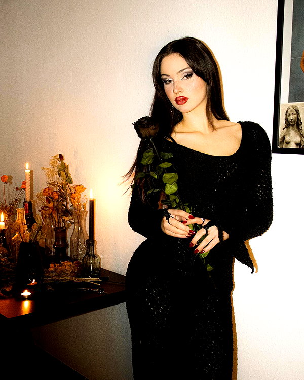 scarlettzofi instagram image archive image
