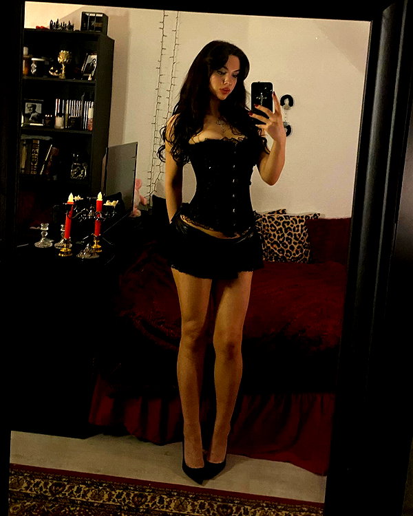 scarlettzofi instagram image archive image