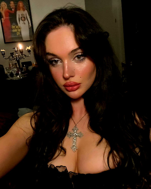scarlettzofi instagram image archive image