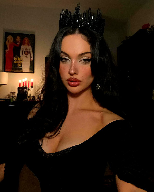 scarlettzofi instagram image archive image