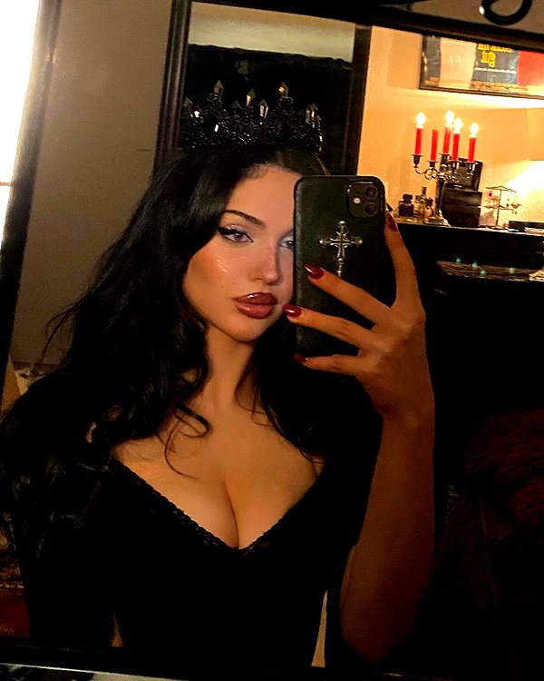 scarlettzofi instagram image archive image