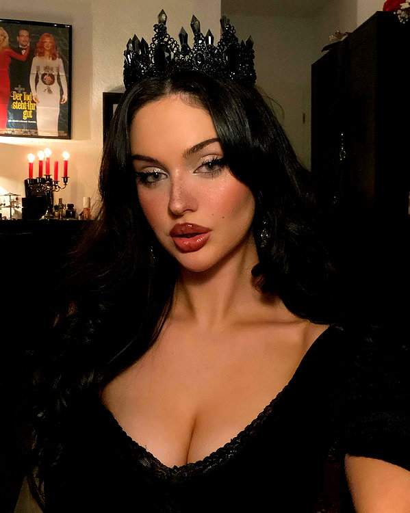 scarlettzofi instagram image archive image