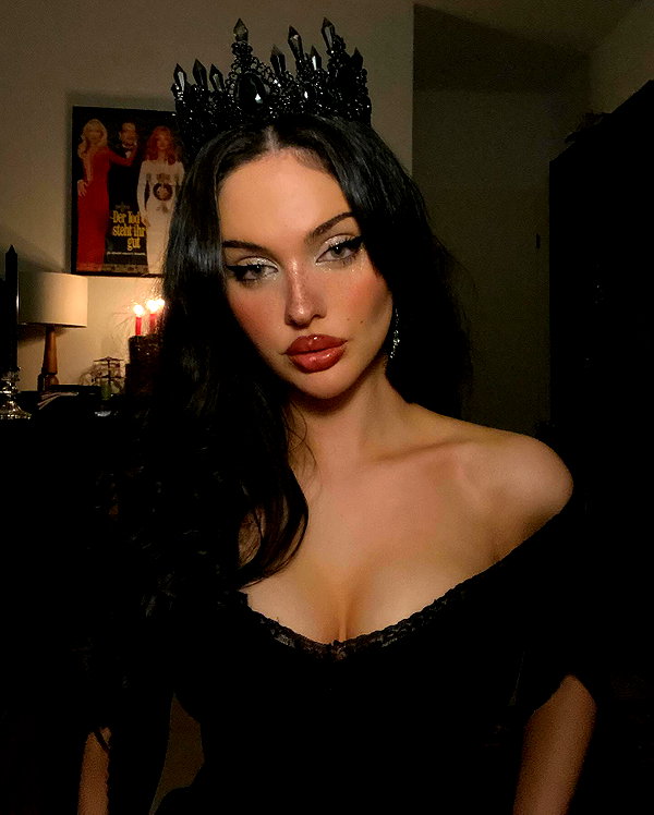 scarlettzofi instagram image archive image