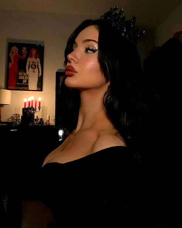 scarlettzofi instagram image archive image