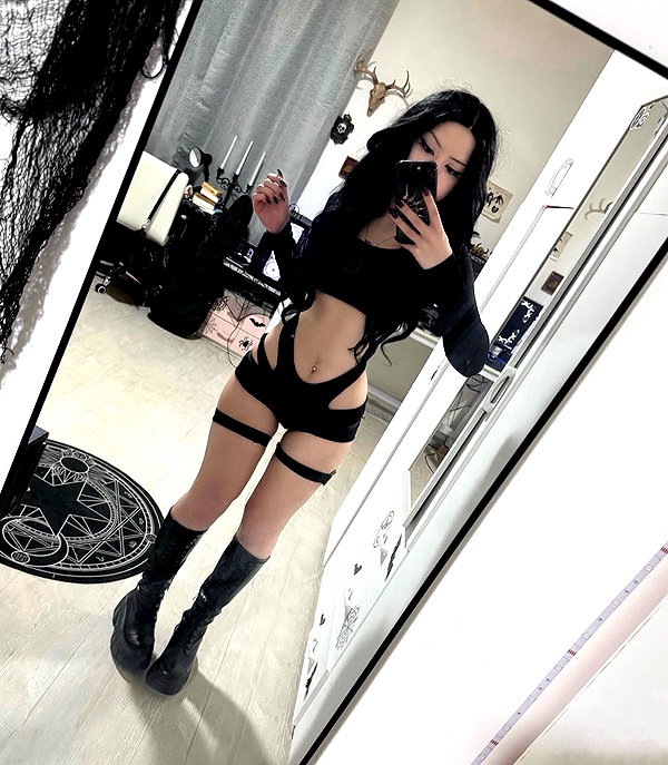 sexmetalwhore instagram image archive image